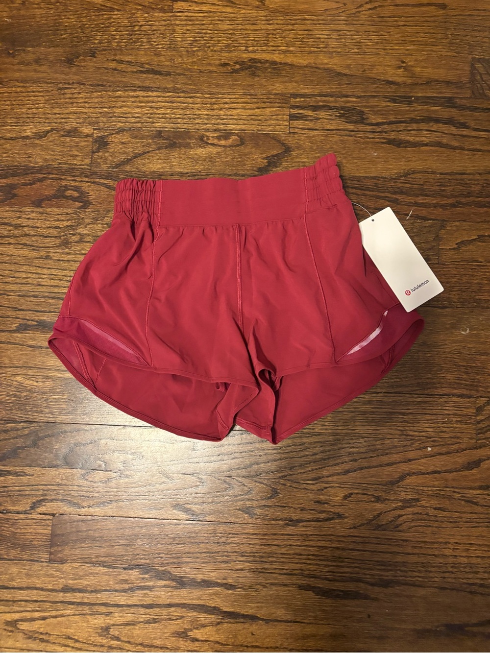 NWT Lululemon Hotty Hot High Rise Lined Short 2.5 Size 6 Pomegranate